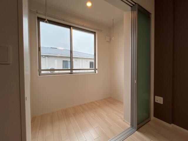 シャイン・ウェストの物件内観写真