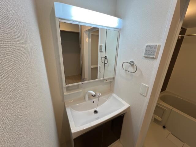 シャイン・ウェストの物件内観写真