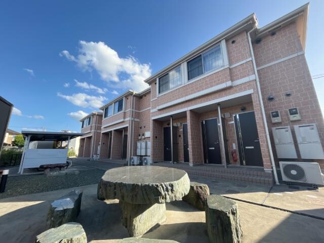 グローリーアースの物件外観写真