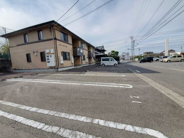 シャトレー・ワタナベ内宮の物件外観写真