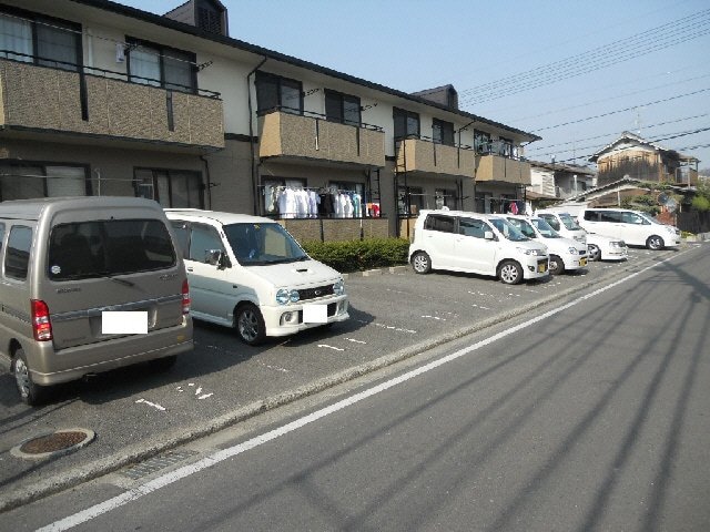 ハイカムール鴨川の物件外観写真