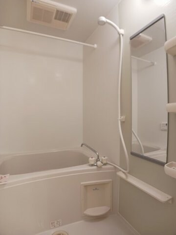 セレナ・カーサＡの物件内観写真