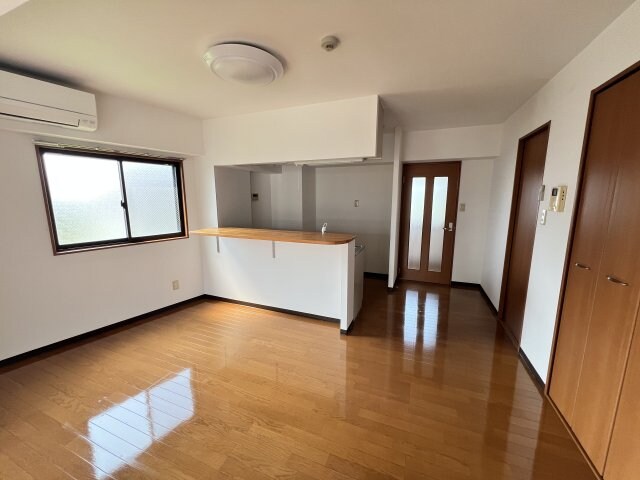 リバーサイドマンションの物件内観写真