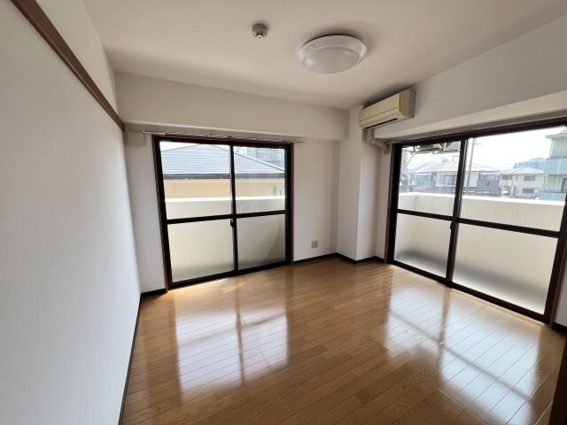 リバーサイドマンションの物件内観写真