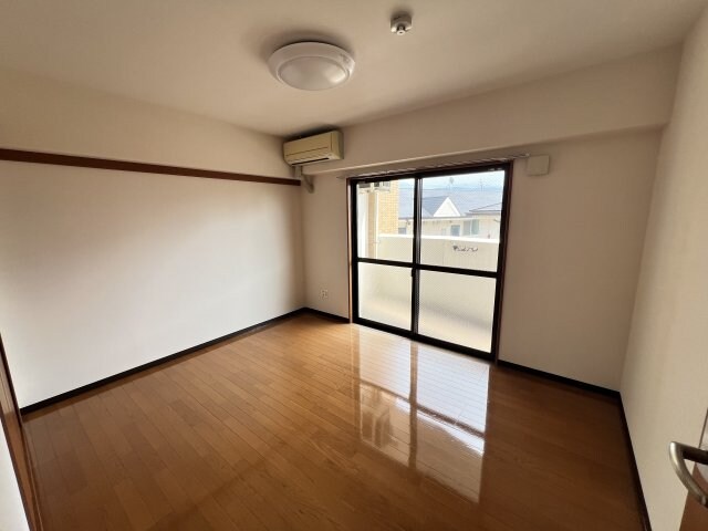 リバーサイドマンションの物件内観写真