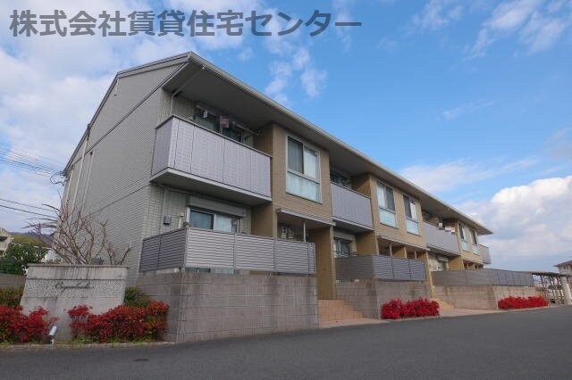 クロカンブッシュの物件外観写真