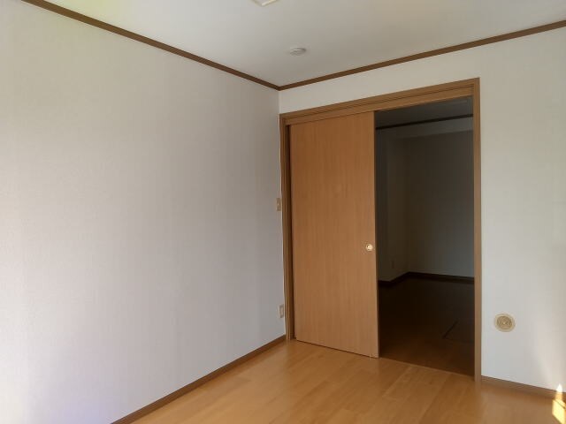 メゾンコニファーⅡの物件内観写真