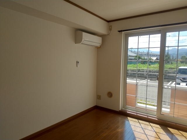 メゾンコニファーⅡの物件内観写真