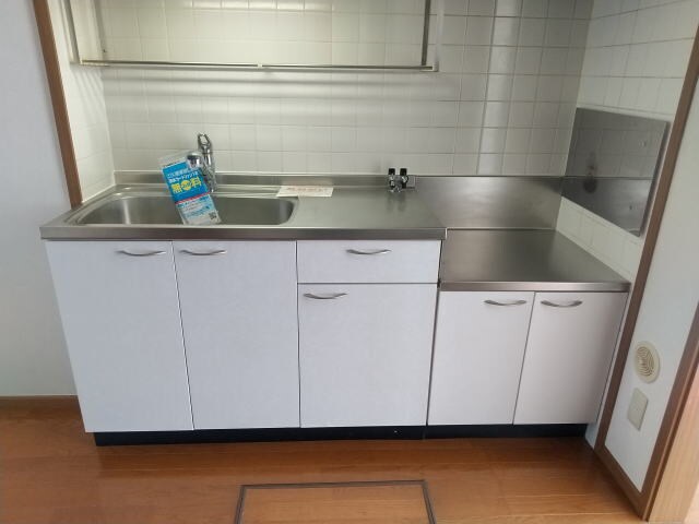 メゾンコニファーⅡの物件内観写真