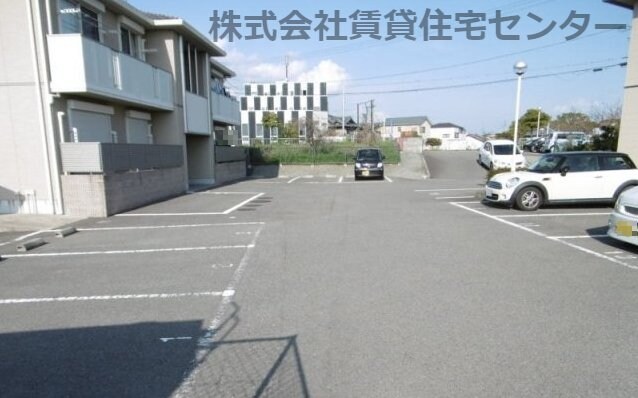 メゾン・ルテシィアⅡの物件外観写真