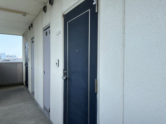 イワデシティハイツの物件外観写真