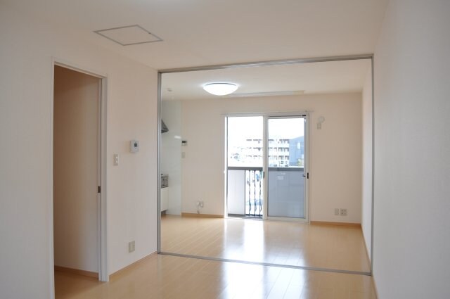 ヴィヴレ堀川の物件内観写真