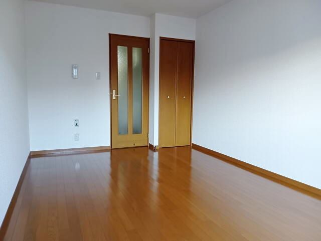 和歌山市駅 バス12分  日赤医療センター前下車：停歩6分 2階の物件内観写真