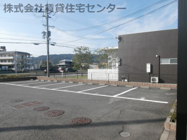 グランド アーネストの物件外観写真