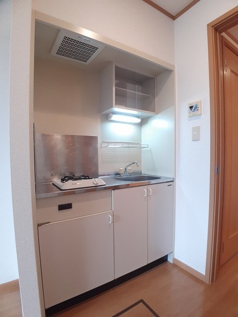 紀伊駅 バス8分  山村下車：停歩7分 1階の物件内観写真