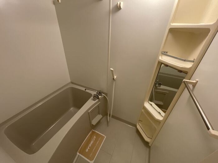 和歌山駅 バス8分  屋形町五丁目下車：停歩3分 1階の物件内観写真