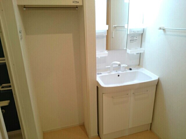 紀伊駅 バス7分  山下車：停歩9分 1階の物件内観写真