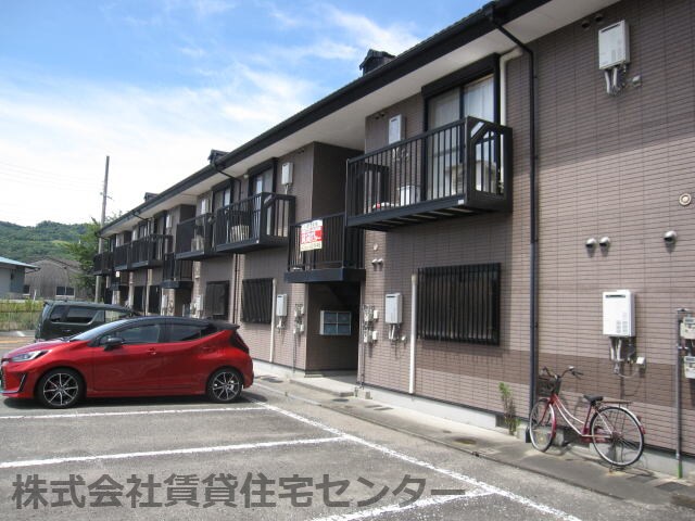 エレガントハイツ岩出の物件外観写真