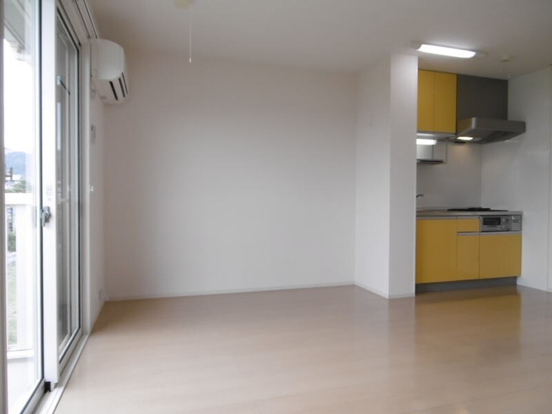 紀伊駅 バス10分  山村下車：停歩8分 2階の物件内観写真