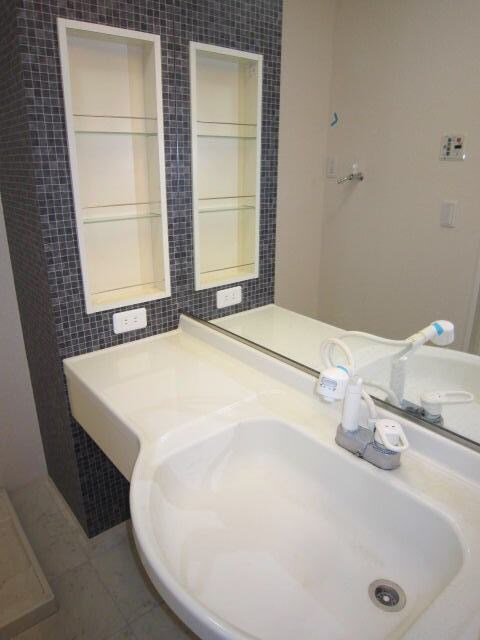 紀伊駅 バス10分  山村下車：停歩8分 2階の物件内観写真