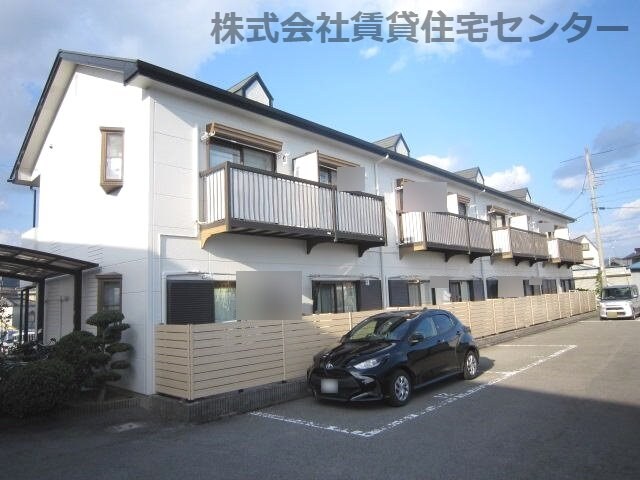 グリーンフル湯川の物件外観写真