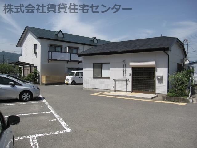 グリーンフル湯川の物件外観写真