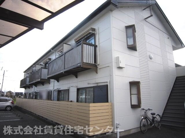 グリーンフル湯川の物件外観写真