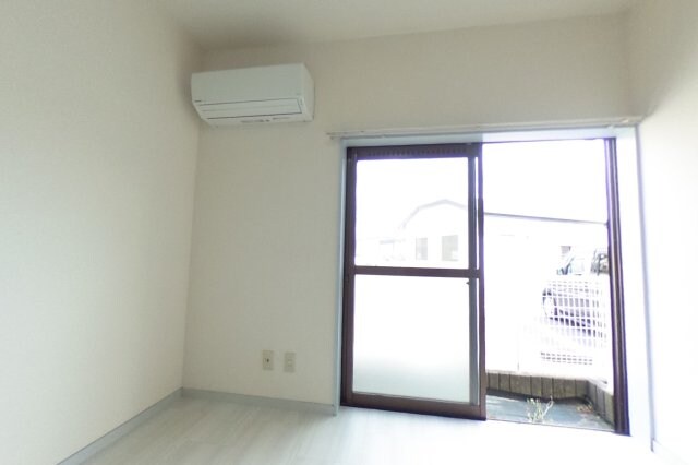 グリーンフル湯川の物件内観写真