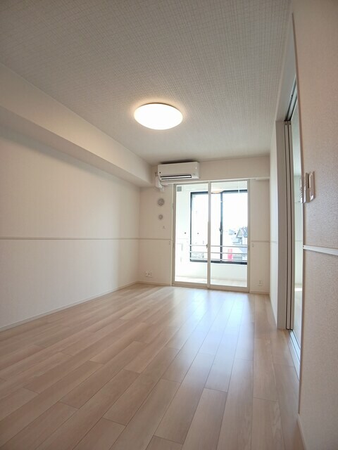 紀伊駅 バス9分  山村（和歌山県）下車：停歩6分 1階の物件内観写真