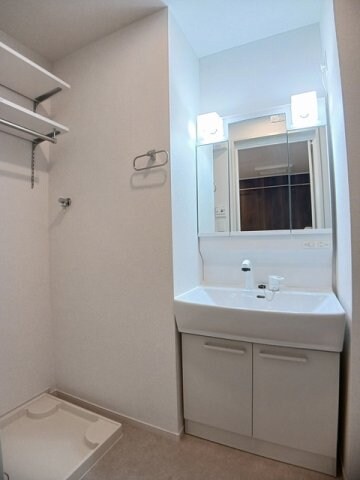 紀伊駅 バス9分  山村（和歌山県）下車：停歩6分 1階の物件内観写真