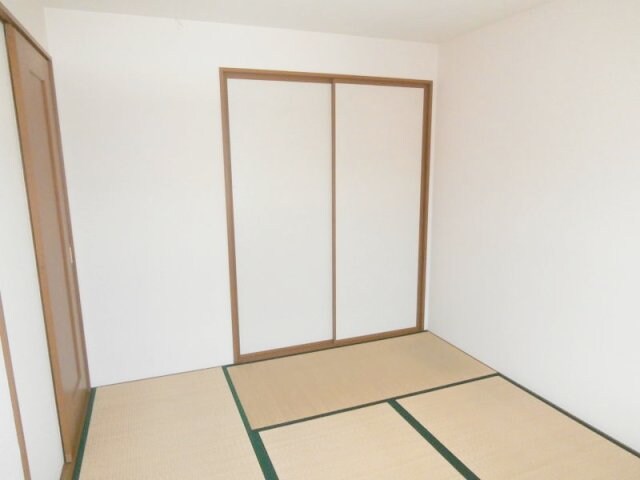 六十谷駅 バス12分  公民館前下車：停歩7分 2階の物件内観写真