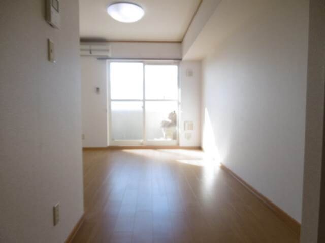 紀伊駅 バス8分  山村下車：停歩7分 1階の物件内観写真