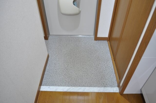 和歌山市駅 バス17分  鷹匠町5丁目下車：停歩4分 1階の物件内観写真