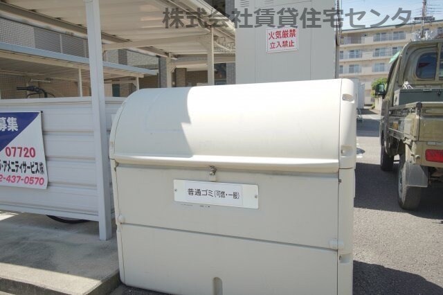 和歌山市駅 バス17分  鷹匠町5丁目下車：停歩4分 1階の物件内観写真