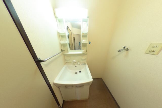 和歌山市駅 バス25分  和歌浦下車：停歩6分 2階の物件内観写真