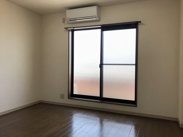 アベニュー屋形の物件内観写真