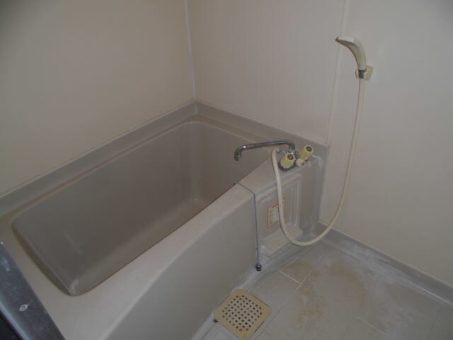 紀三井寺駅 バス6分  和歌浦下車：停歩2分 3階の物件内観写真