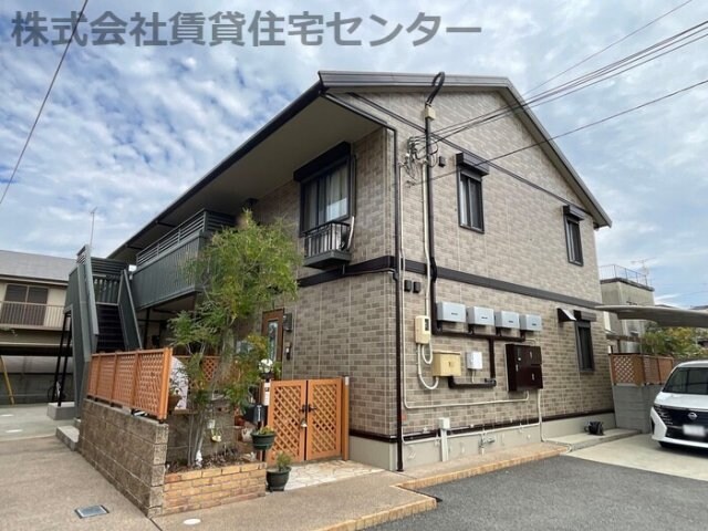 和歌山駅 バス8分  屋形町五丁目下車：停歩3分 1階の物件外観写真