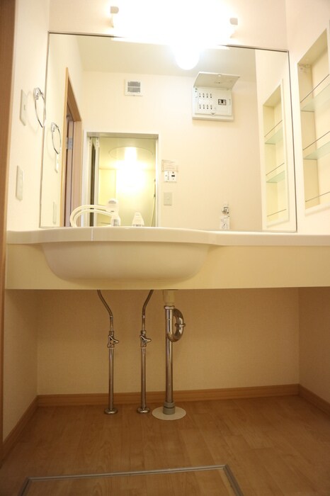 和歌山市駅 バス15分  日赤医療センター前下車：停歩6分 1階の物件内観写真