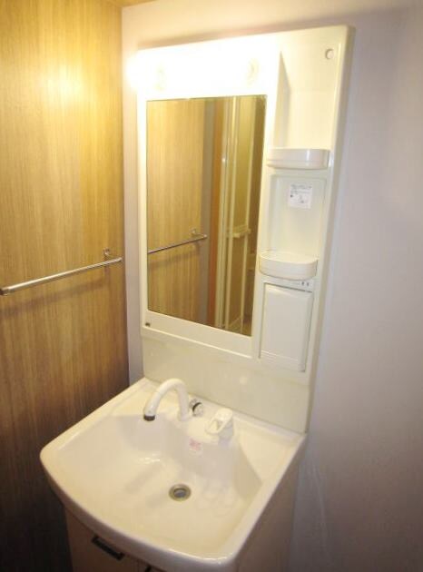 紀伊駅 バス8分  山村下車：停歩3分 2階の物件内観写真