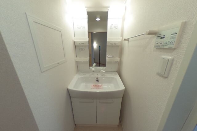 紀三井寺駅 バス8分  浜の宮下車：停歩6分 2階の物件内観写真