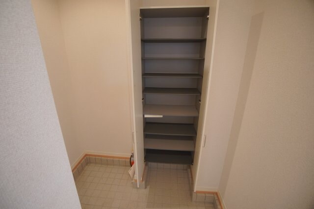 和歌山駅 徒歩3分 2階の物件内観写真