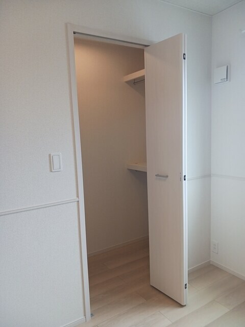 ロイズ紀三井寺Ⅰの物件内観写真