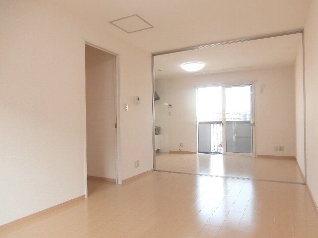 ヴィヴレ堀川の物件内観写真