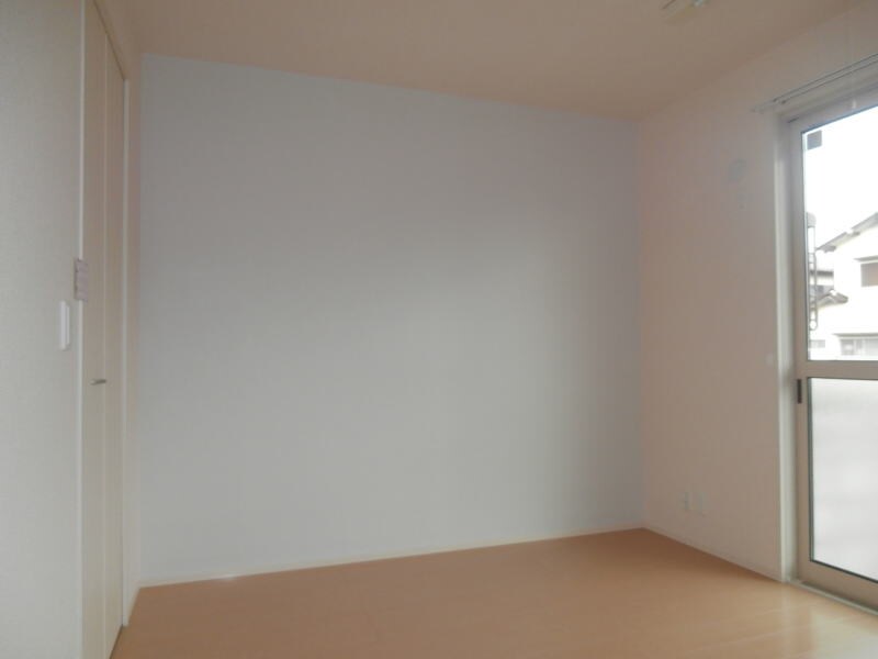 イソラ フェリジェⅡの物件内観写真