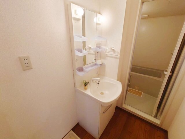 パインズコートの物件内観写真