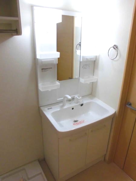 藤並駅 バス13分  こころの医療センター下車：停歩7分 1階の物件内観写真