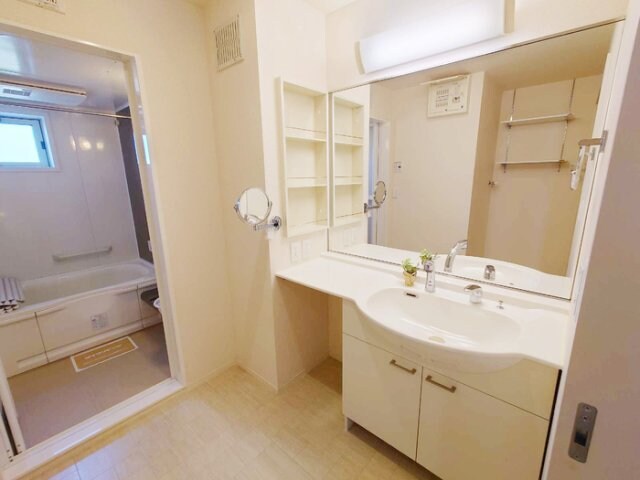 イソラ フェリジェⅡの物件内観写真