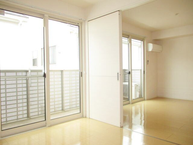 イソラ フェリジェⅡの物件内観写真