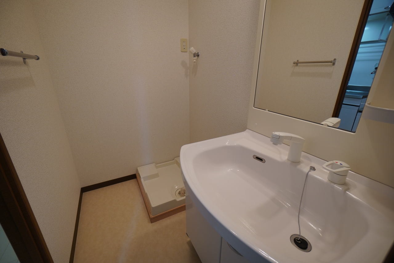 和歌山市駅 バス6分  花王橋下車：停歩10分 1階の物件内観写真